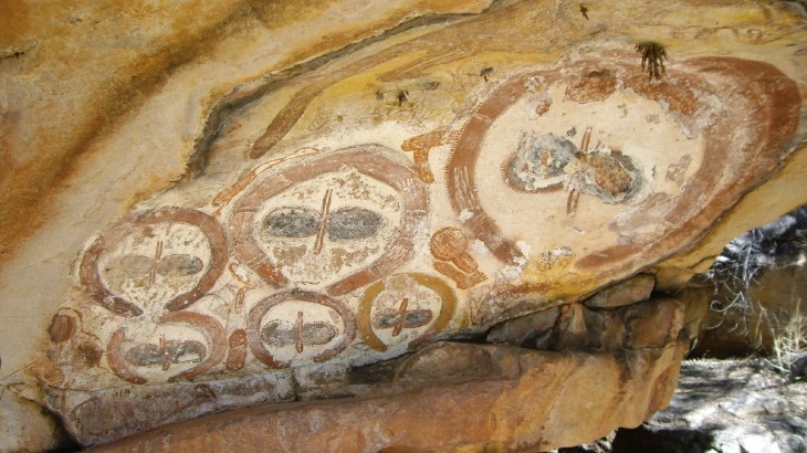 Bukti Kuno Alien Pernah Mampir Ke Bumi